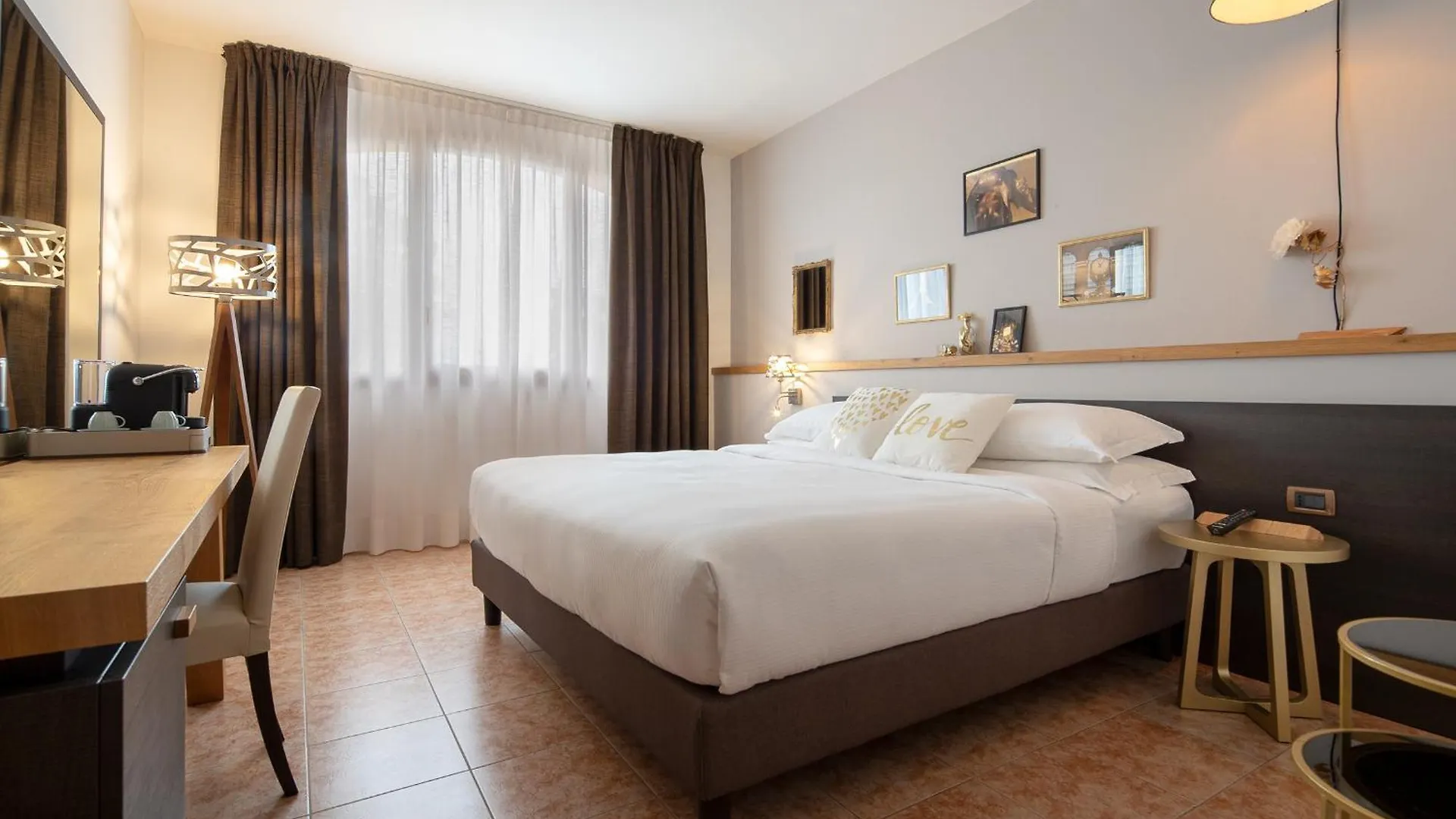 Ancora Sport Resort Hotel メーオロ 4*,  イタリア