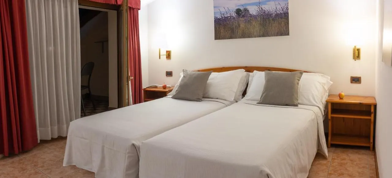 Ancora Sport Resort Hotel メーオロ 4*,  イタリア